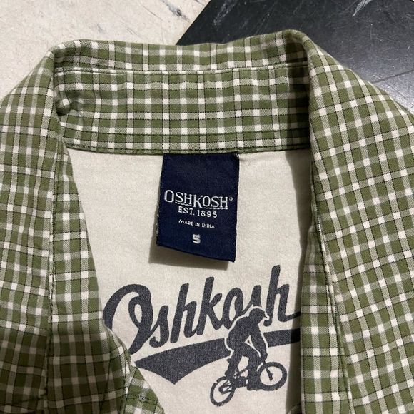 Oshkosh boys size 5 button shirt - Picture 2 of 4